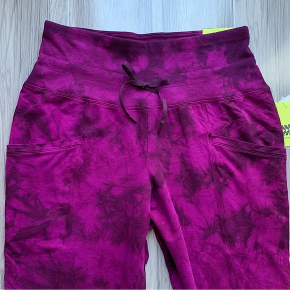 NWT All In Motion High-Rise Jogger Berry Purple - Picture 7 of 11